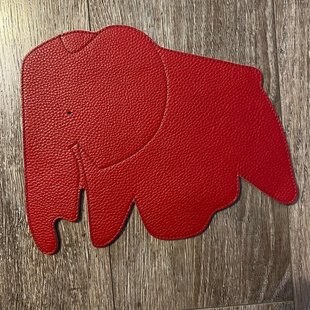 Leather mouse pad